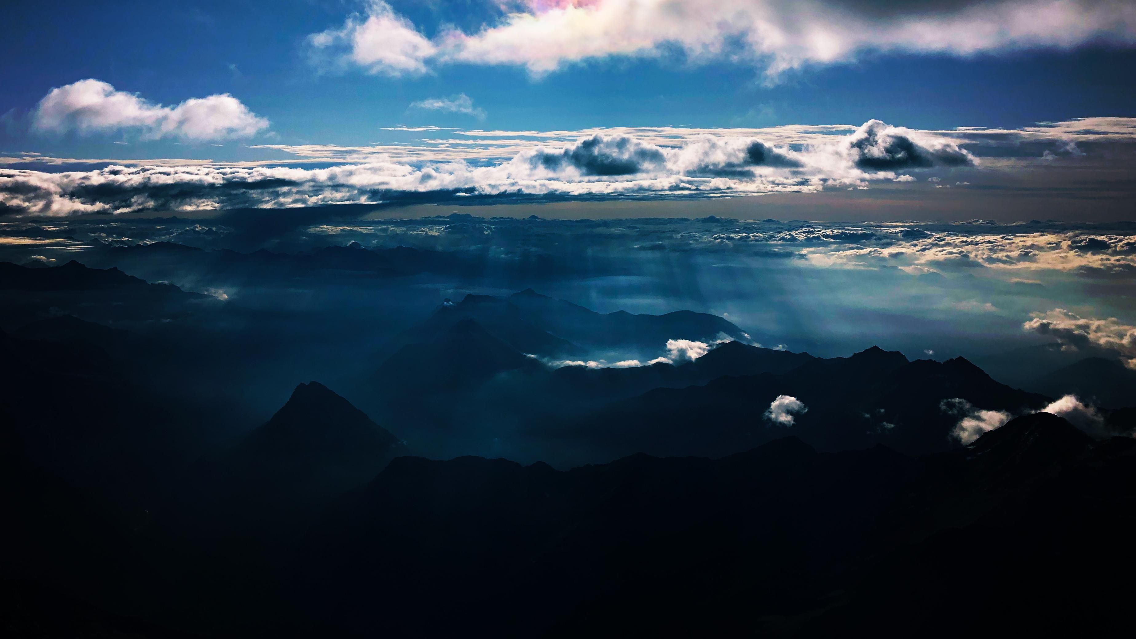 Ein Foto des frühen Sonnenaufgangs am Lagginhorn